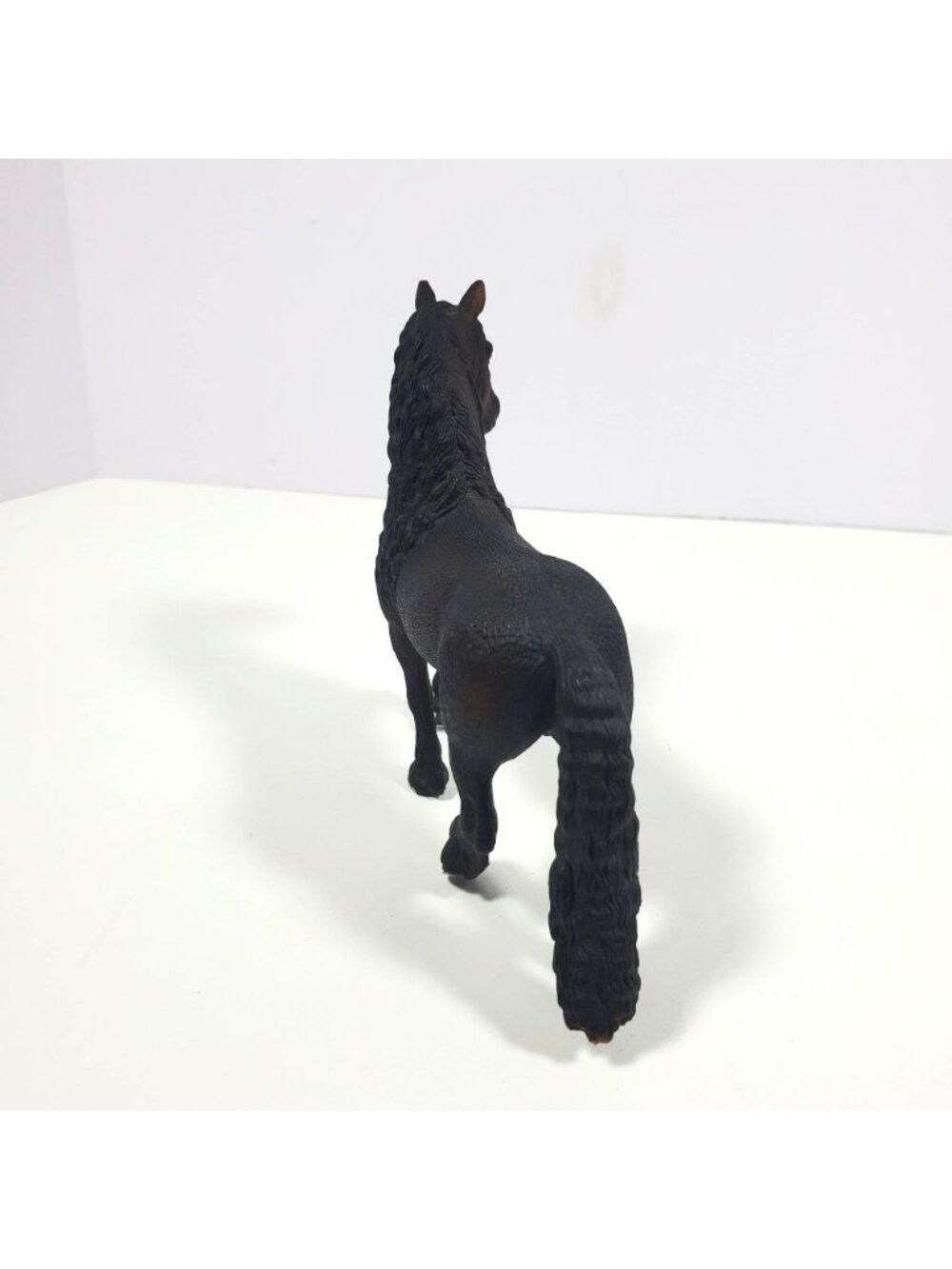 Freisian Horse 2009 Schleich 73527 Realistic Black Figure - Picture 7 of 16